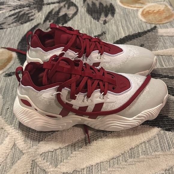 Adidas, Trae Young 3 Team edition, White & Red. Size - M-9.5 W-10.5 - Picture 4 of 6